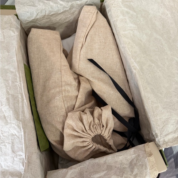 Gucci Black Embossed Logo Slides - Picture 5 of 6